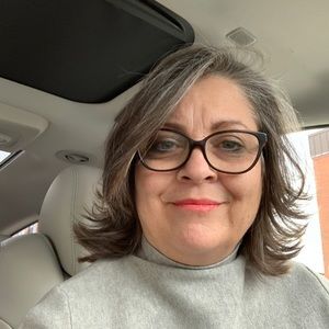 Meet your Posher, Monica